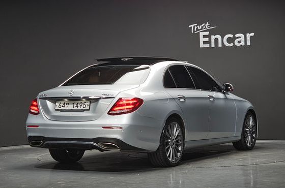 Mercedes-Benz E-Class E300 4MATIC AMG Line — пробег 142 651 км — фото 2 из 5
