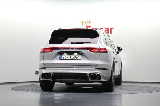 Porsche Cayenne 3.0 Diesel Platium Edition 958 — пробег 179 674 км — фото 4 из 5