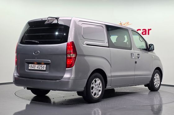 Hyundai Starex 5-Seater VAN CVX Luxury — пробег 160 722 км — фото 2 из 5