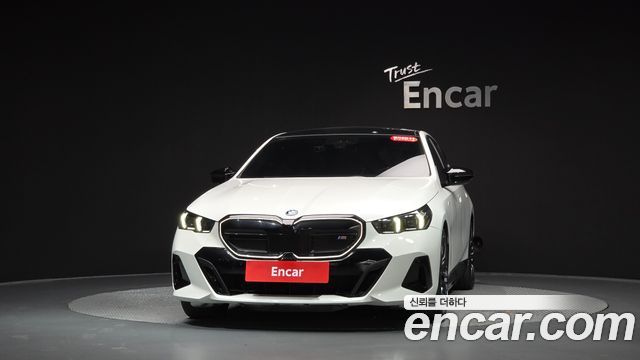BMW i5 M60 xDrive — пробег 39 877 км — фото 3 из 5