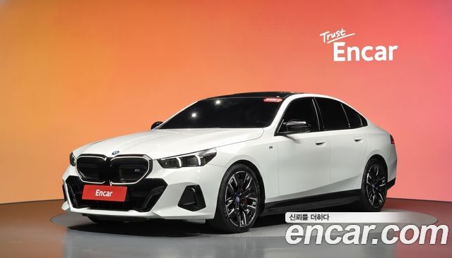 BMW i5 M60 xDrive — пробег 39 877 км — фото 1 из 5