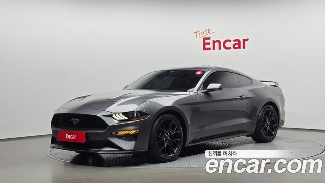 Ford Mustang Coupe — пробег 30 971 км — фото 1 из 5