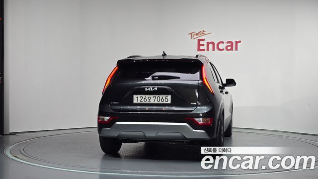 Kia Niro Prestige — пробег 53 248 км — фото 4 из 5