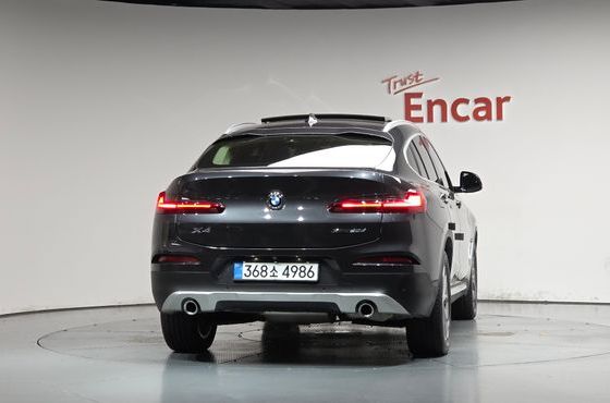 BMW X4 xDrive20d xLine — пробег 137 248 км — фото 4 из 5
