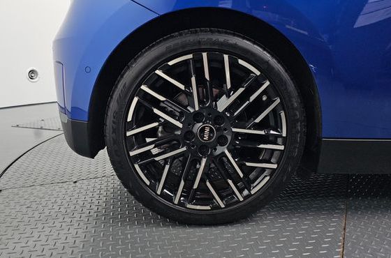 Mini Cooper SE Favoured — пробег 5 895 км — фото 5 из 5