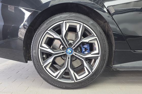 BMW i4 eDrive40 M Sports Pro — пробег 77 521 км — фото 5 из 5