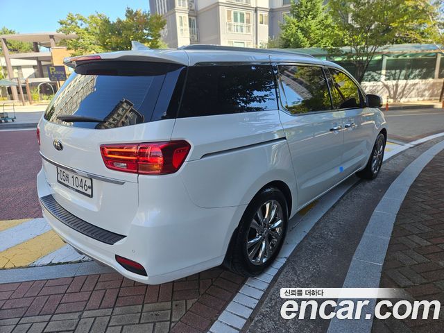 Kia Carnival 9-Seater Prstige — пробег 59 900 км — фото 4 из 5