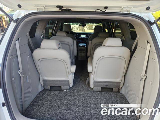 Kia Carnival 9-Seater Prstige — пробег 59 900 км — фото 5 из 5