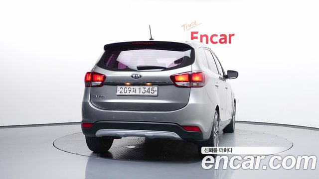 Kia Carens из Кореи Encar