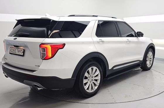 Ford Explorer 2.3 LimIted 4WD — пробег 71 162 км — фото 4 из 5