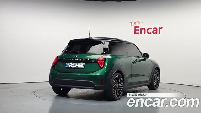 Mini Cooper Favoured — пробег 4 756 км — фото 2 из 5
