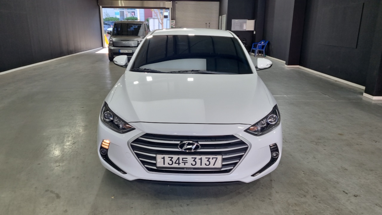 Hyundai AVANTE 1.6 LPI Smart (Rental Car) — пробег 120 000 км — фото 3 из 5