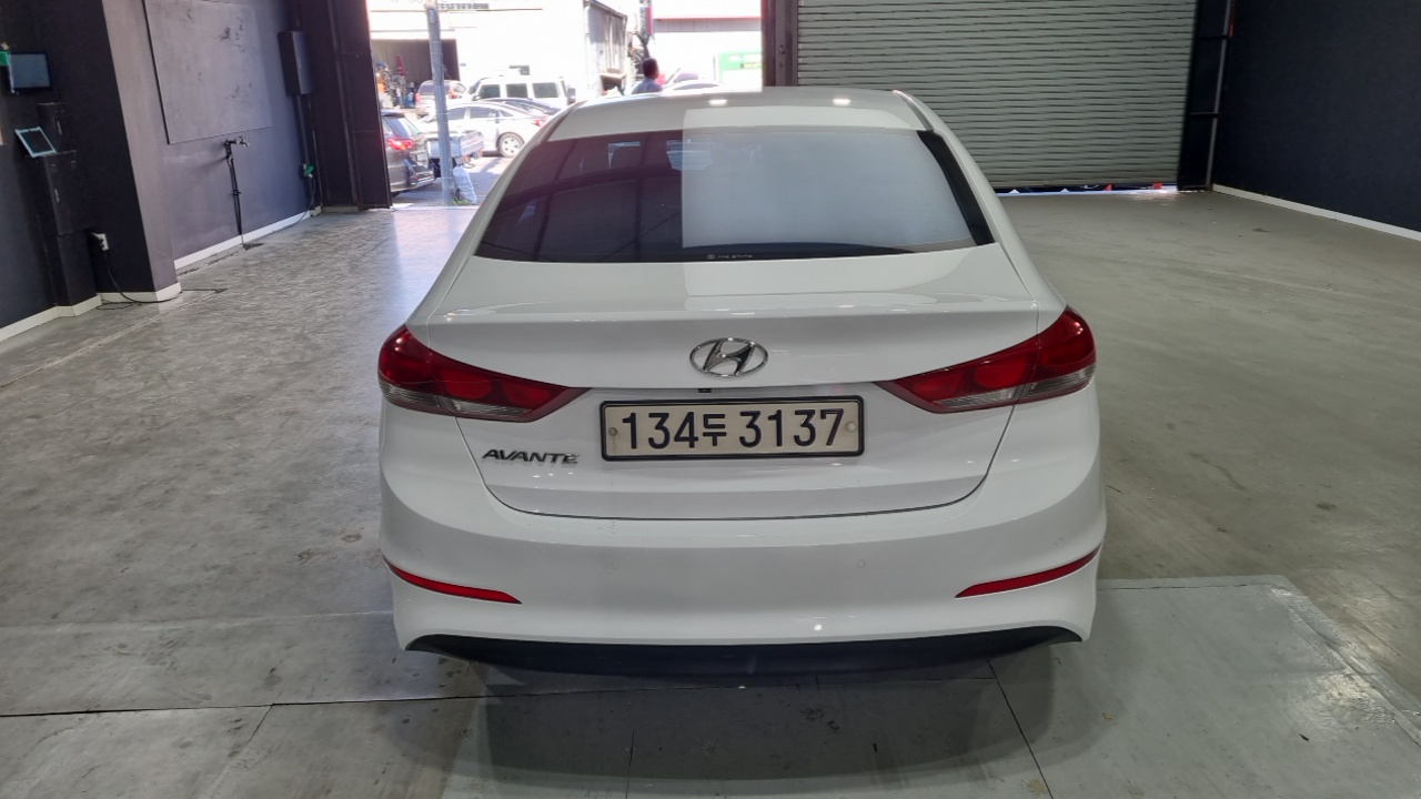Hyundai AVANTE 1.6 LPI Smart (Rental Car) — пробег 120 000 км — фото 4 из 5