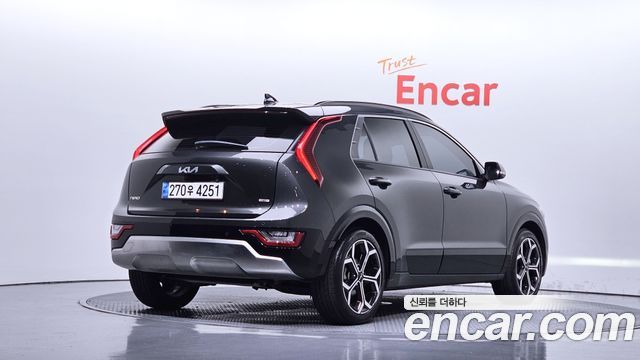 Kia Niro Signature — пробег 31 242 км — фото 2 из 5