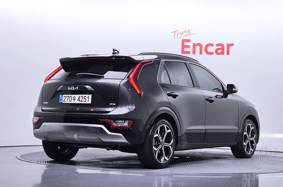 Kia Niro Signature — пробег 31 242 км — фото 2 из 5