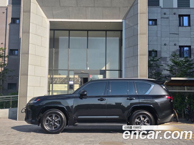 Lexus LX 700h Overtrail — пробег 12 км — фото 3 из 5