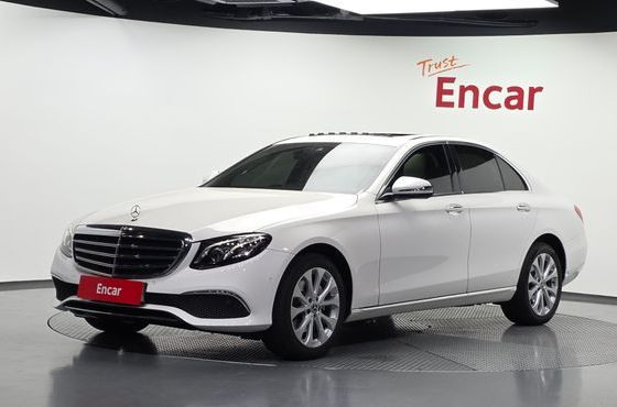 Mercedes-Benz E-Class E220d 4MATIC Exclusive — пробег 96 922 км — фото 1 из 5