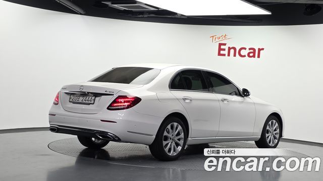 Mercedes-Benz E-Class из Кореи Encar