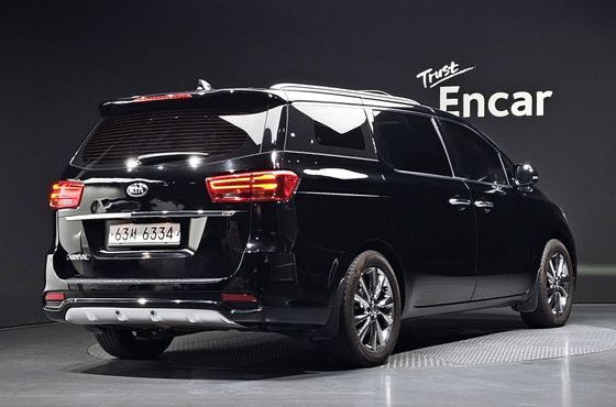 Kia Carnival 9-Seater Noblesse Special — пробег 101 318 км — фото 2 из 5