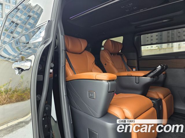 Toyota Alphard 2.5 HEV Executive AWD — пробег 4 850 км — фото 1 из 5