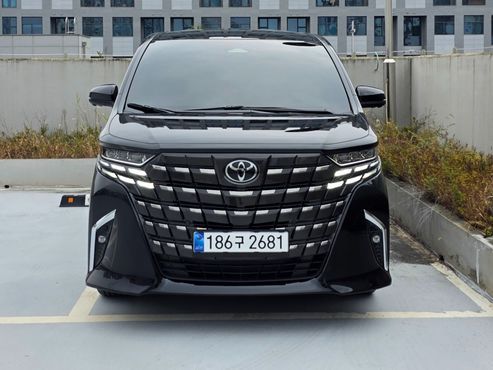 Toyota Alphard 2.5 HEV Executive AWD — пробег 4 850 км — фото 4 из 5
