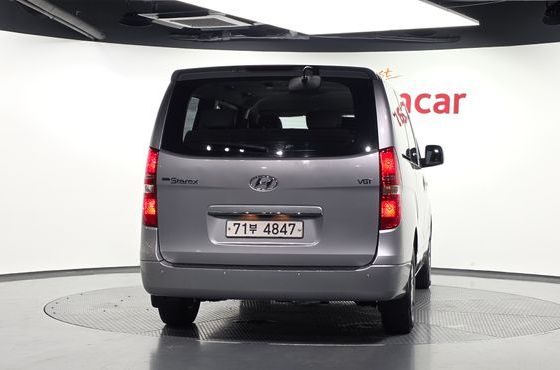 Hyundai Starex 11-Seater Wagon CVX Luxury — пробег 188 375 км — фото 4 из 5