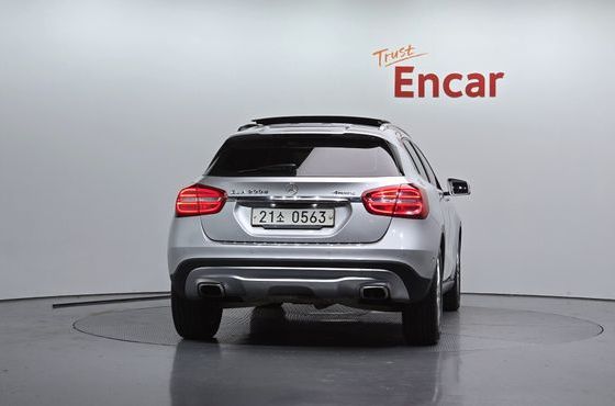 Mercedes-Benz GLA-Class GLA200 d 4MATIC — пробег 106 862 км — фото 4 из 5