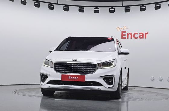 Kia Carnival 9-Seater Luxury — пробег 85 203 км — фото 3 из 5