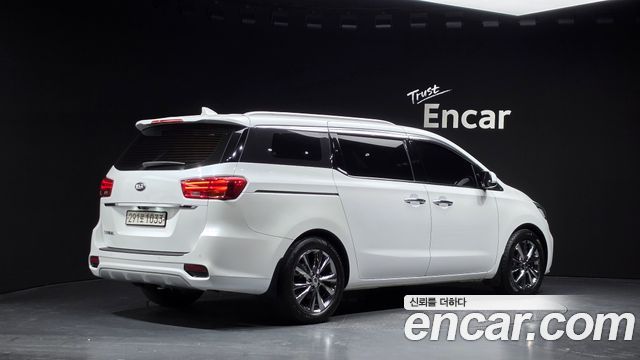 Kia Carnival из Кореи Encar