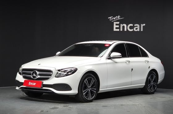Mercedes-Benz E-Class E220d Avantgarde — пробег 66 836 км — фото 1 из 5