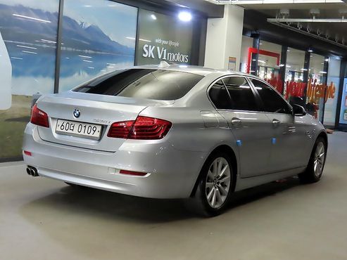 BMW 5-Series 528i — пробег 207 549 км — фото 4 из 5