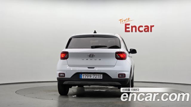 Hyundai Venue 1,6 Premium — пробег 9 918 км — фото 4 из 5