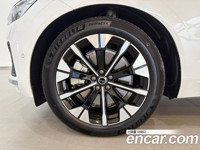 Volvo XC60 B5 Ultra Bright Air Sus — пробег 2 320 км — фото 5 из 5