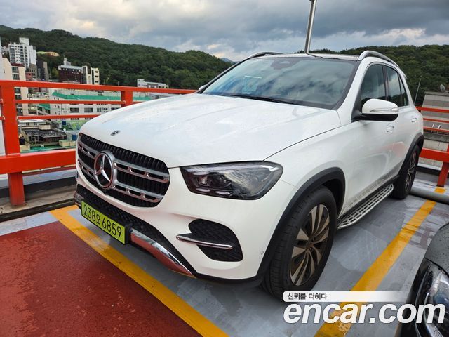 Mercedes-Benz GLE-Class GLE300d 4MATIC — пробег 9 300 км