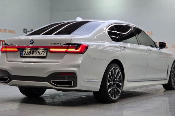 BMW 7-Series 740Li xDrive M Sport Package — пробег 71 098 км — фото 4 из 5