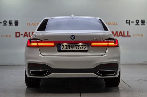 BMW 7-Series 740Li xDrive M Sport Package — пробег 71 098 км — фото 5 из 5