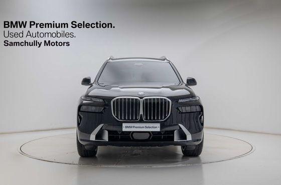 BMW X7 xDrive 40i Design Pure Excellence 6-Seater — пробег 4 600 км — фото 2 из 5