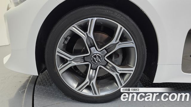 Kia Stinger из Кореи Encar