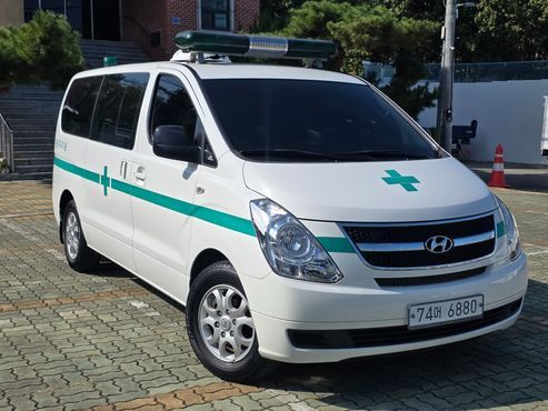 Hyundai Starex Ambulance — пробег 16 690 км — фото 1 из 5