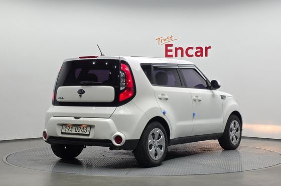 Kia Soul 1.6 GDi Luxury — пробег 12 965 км — фото 2 из 5