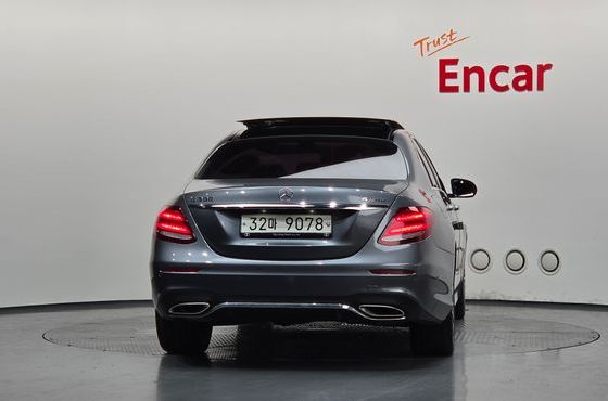 Mercedes-Benz E-Class E300 4MATIC AMG Line — пробег 152 542 км — фото 4 из 5