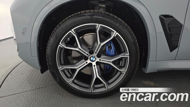 BMW X5 xDrive 30d M Sport — пробег 5 040 км — фото 5 из 5