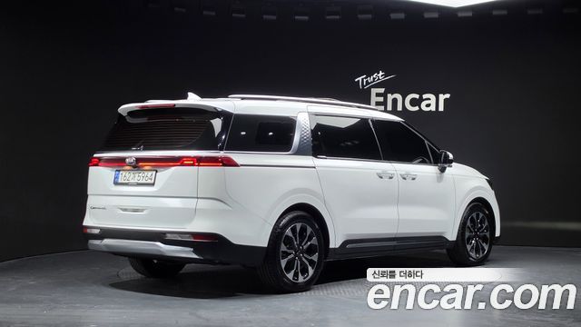 Kia Carnival Diesel 9-Seater Signature — пробег 84 025 км — фото 2 из 5