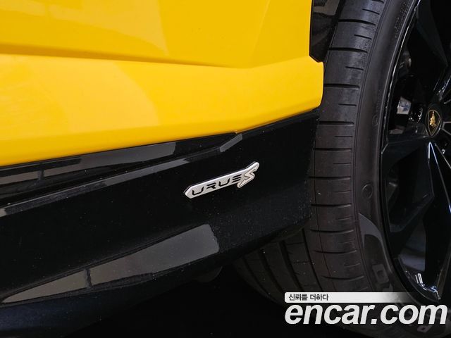 Lamborghini Urus 4.0 V8 S — пробег 6 800 км — фото 5 из 5