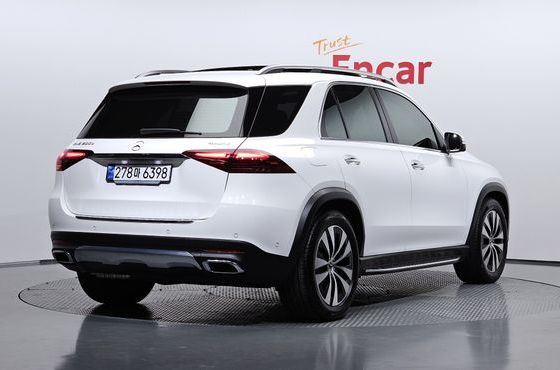 Mercedes-Benz GLE-Class GLE300d 4MATIC — пробег 32 230 км — фото 2 из 5