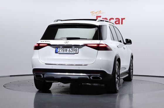 Mercedes-Benz GLE-Class GLE300d 4MATIC — пробег 32 230 км — фото 4 из 5