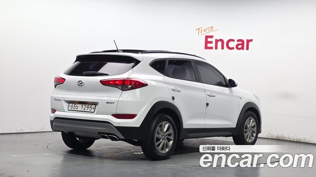 Hyundai Tucson Diesel 2.0 2WD Style — пробег 121 576 км — фото 2 из 5