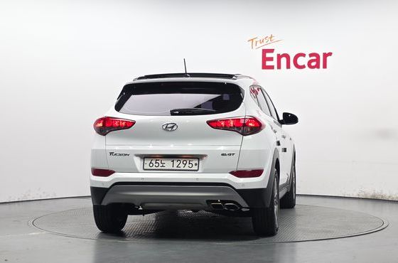 Hyundai Tucson Diesel 2.0 2WD Style — пробег 121 576 км — фото 4 из 5