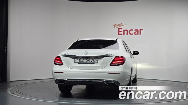 Mercedes-Benz E-Class E220d 4MATIC Exclusive — пробег 35 756 км — фото 4 из 5