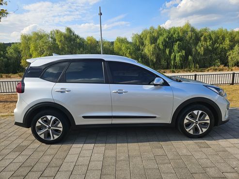 Kia Niro Light (Taxi Trim) — пробег 186 165 км — фото 4 из 5
